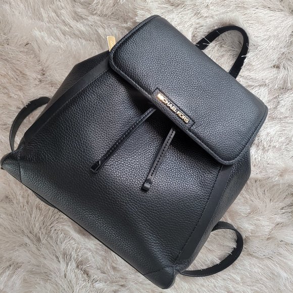 Michael Kors Ginger Flap Drawstring Backpack Medium Black - Picture 1 of 14